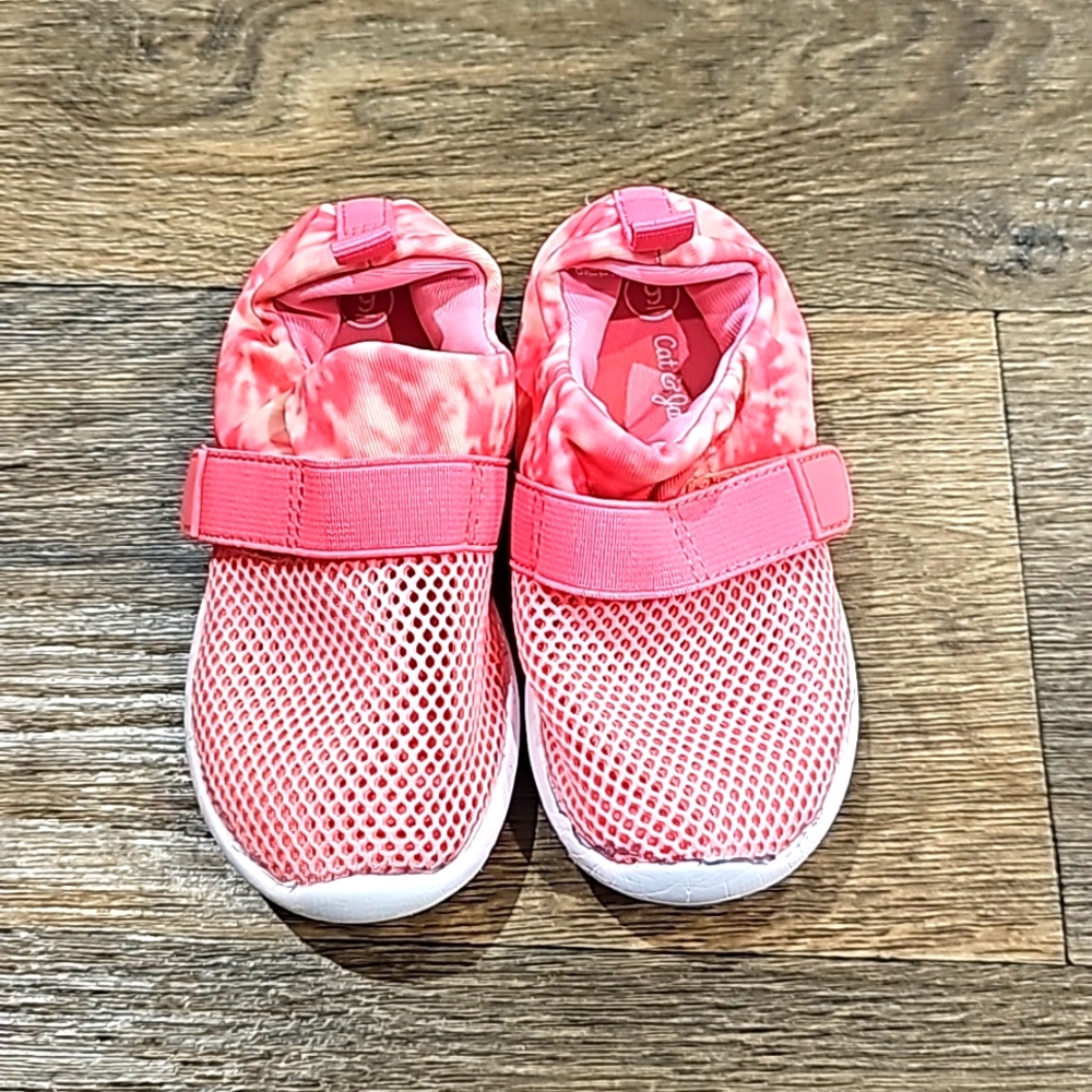 Cat & Jack girls size 9 water shoes